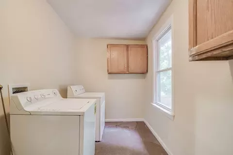 92 Mill St, Springfield, MA 01108 photo 12