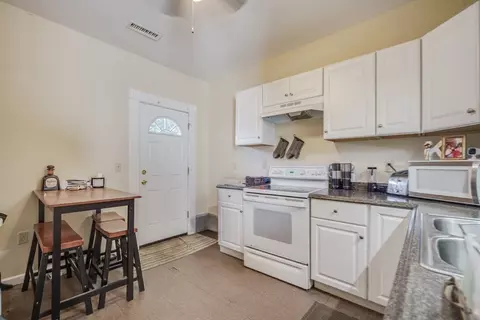 92 Mill St, Springfield, MA 01108 photo 22