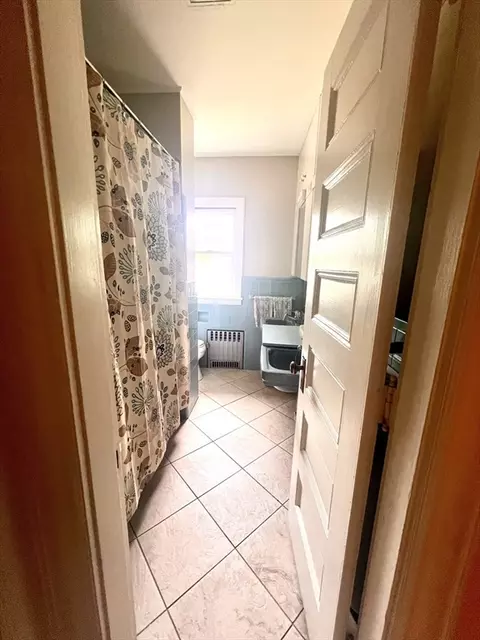 Bath - 109 Pineywoods, Springfield, MA 01108 photo 3 of 3