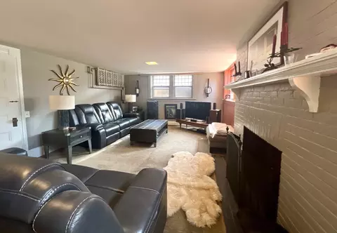 Living - 109 Pineywoods, Springfield, MA 01108 photo 7 of 8
