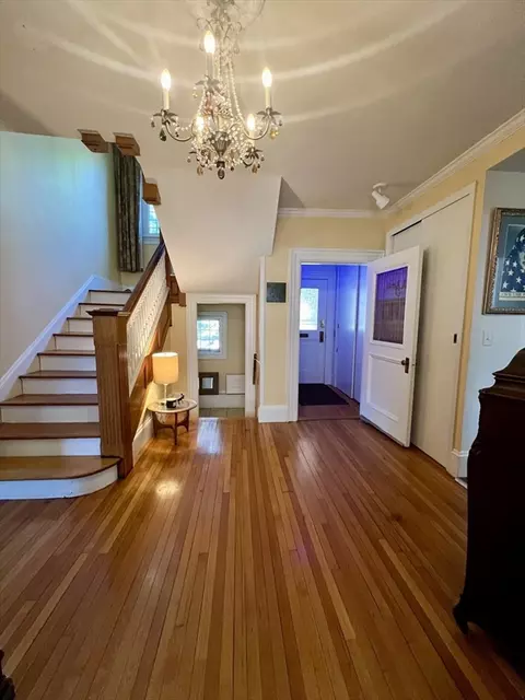 Entry Way - 109 Pineywoods, Springfield, MA 01108 photo 1 of 5