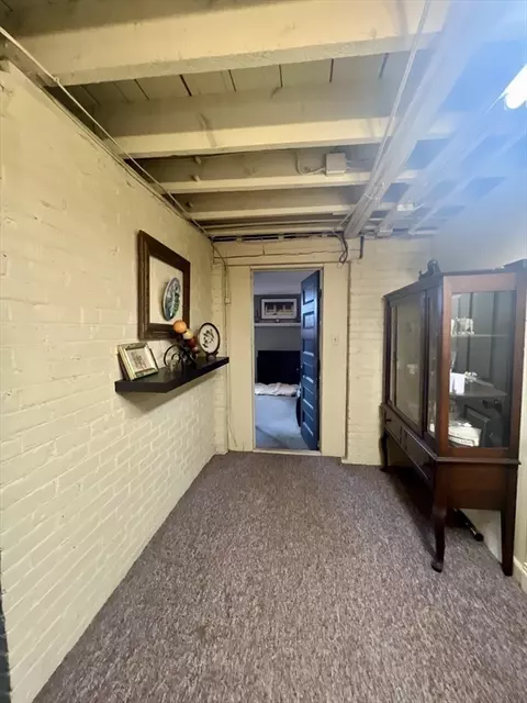 Entry Way - 109 Pineywoods, Springfield, MA 01108 photo 4 of 5