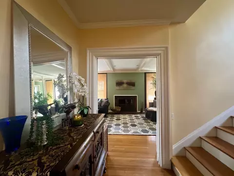 Entry Way - 109 Pineywoods, Springfield, MA 01108 photo 2 of 5