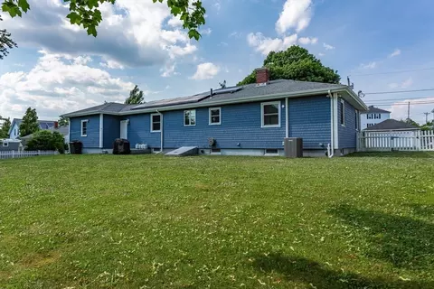 575 Aetna St, Fall River, MA 02721 photo 24