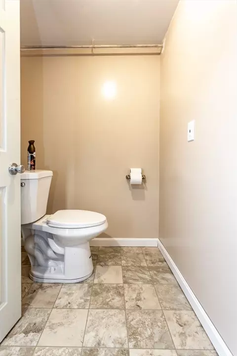 575 Aetna St, Fall River, MA 02721 photo 18