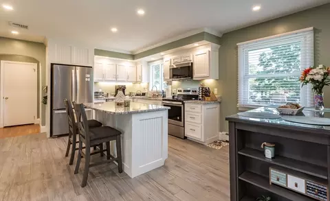 575 Aetna St, Fall River, MA 02721 photo 5