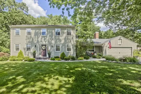 1 Sylvan Dr, Wilbraham, MA 01095
