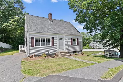3 Flint Cir, Woburn, MA 01801