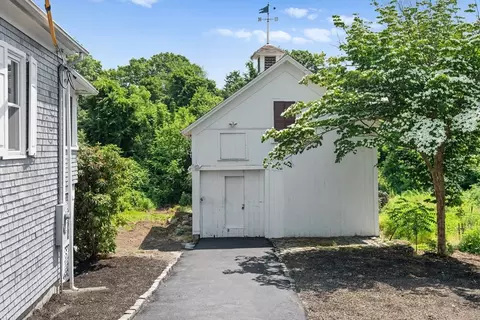 13 Crosby St, Webster, MA 01570 photo 4
