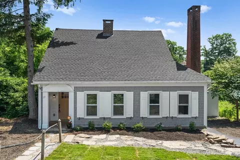 13 Crosby St, Webster, MA 01570 photo 2