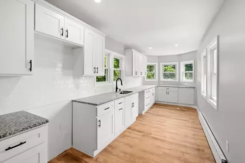 13 Crosby St, Webster, MA 01570 photo 7