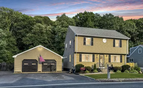 129 Oak St, Wakefield, MA 01880