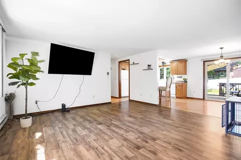 Living - 17 Beach Rd, Ware, MA 01082 photo 4 of 9