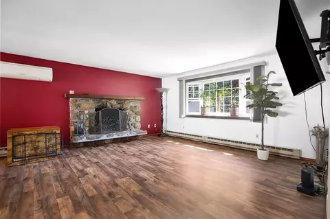 Living - 17 Beach Rd, Ware, MA 01082 photo 2 of 9