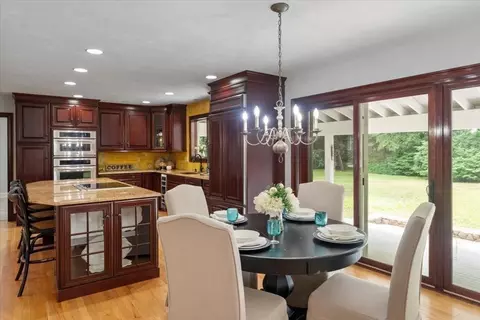 Dining - 111 Chestnut St, Upton, MA 01568 photo 4 of 5