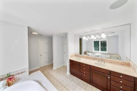 Bath - 111 Chestnut St, Upton, MA 01568 photo 2 of 5