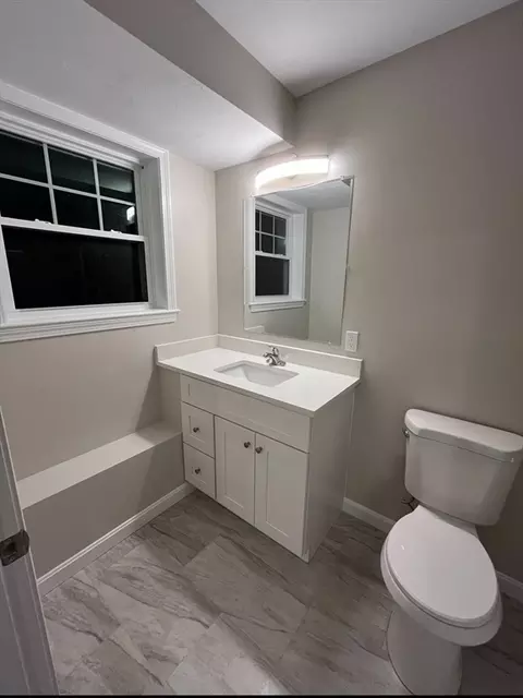 Bath - 139 Blithewood Ave, Worcester, MA 01604 photo 3 of 4