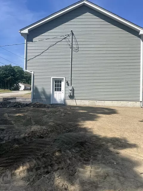 Exterior - 139 Blithewood Ave, Worcester, MA 01604 photo 6 of 7