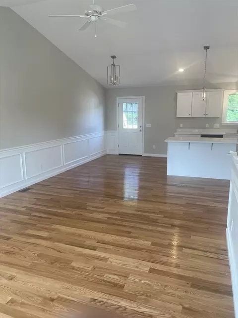Living - 139 Blithewood Ave, Worcester, MA 01604 photo 1 of 4