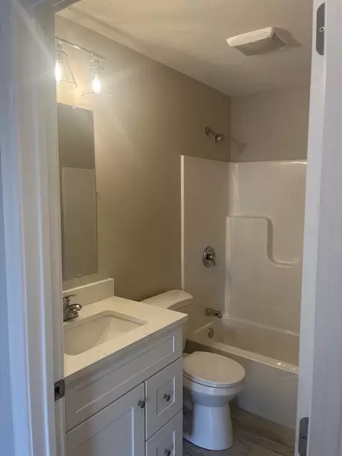 Bath - 139 Blithewood Ave, Worcester, MA 01604 photo 1 of 4
