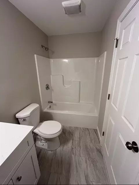 Bath - 139 Blithewood Ave, Worcester, MA 01604 photo 4 of 4