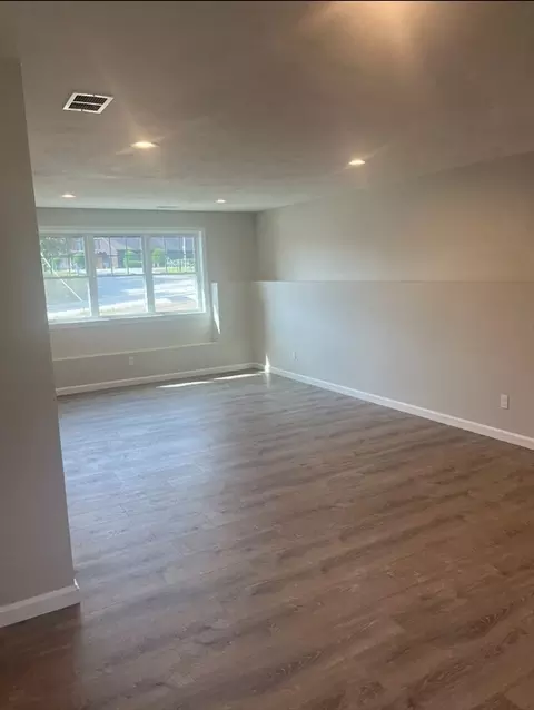 Living - 139 Blithewood Ave, Worcester, MA 01604 photo 3 of 4