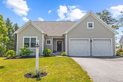 18 White Clover Trl, Plymouth, MA 02360