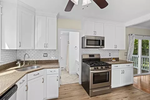 Kitchen - 85 Gibbs Ave, Wareham, MA 02571 photo 2 of 5