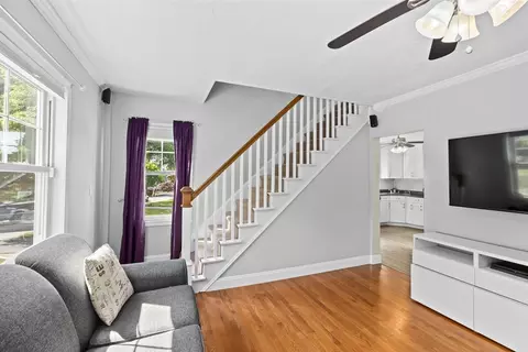 Entry Way - 85 Gibbs Ave, Wareham, MA 02571 photo 2 of 4