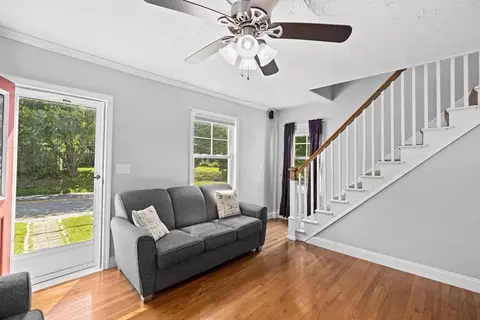 Entry Way - 85 Gibbs Ave, Wareham, MA 02571 photo 1 of 4