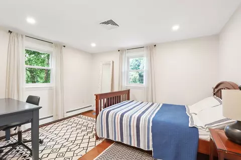 Bedroom - 247 Greendale Ave, Needham, MA 02494 photo 4 of 4