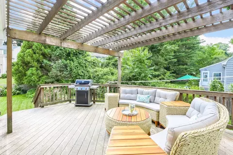 Exterior - 247 Greendale Ave, Needham, MA 02494 photo 6 of 7