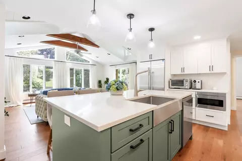 Kitchen - 247 Greendale Ave, Needham, MA 02494 photo 4 of 5