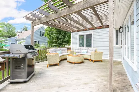 Exterior - 247 Greendale Ave, Needham, MA 02494 photo 5 of 7