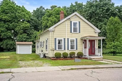 32 Goddard St, Blackstone, MA 01504