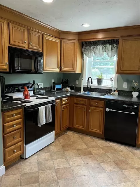 2 Bishop Path, Sandwich, MA 02563 photo 9