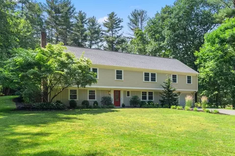 15 Saddle Ridge Rd, Dover, MA 02030
