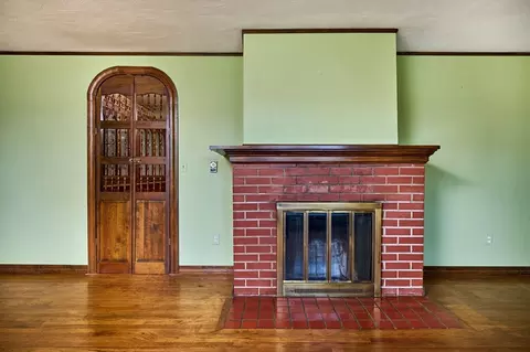363 Cooley St, Springfield, MA 01128 photo 5