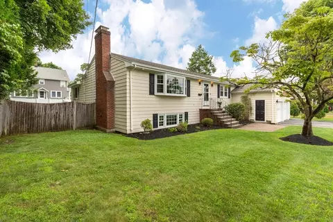 26 Victoria Ave, Reading, MA 01867