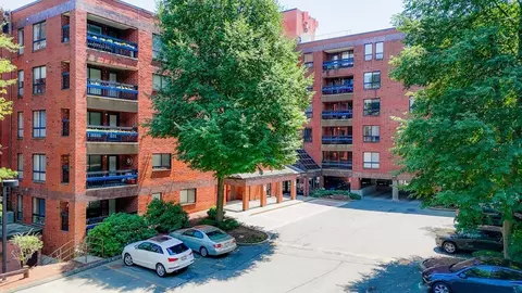 4 Summit Dr #310, Reading, MA 01867