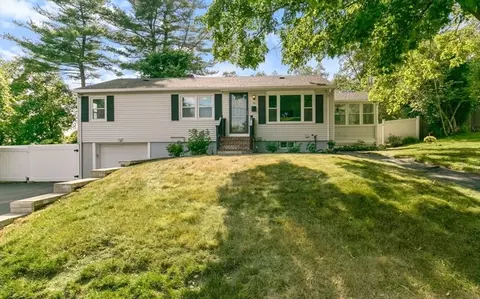 26 Cherry Hill Cir, Methuen, MA 01844