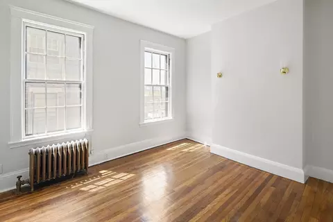 4 Goodwin Pl #2, Boston, MA 02114
