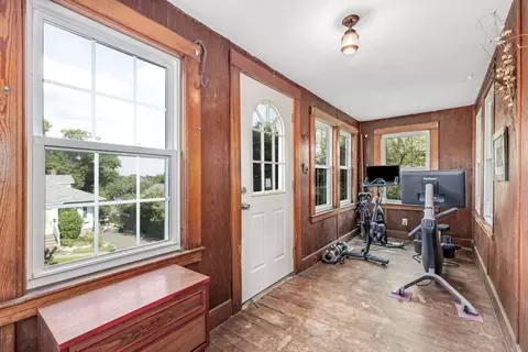 3 Stratfield St, Worcester, MA 01604 photo 2