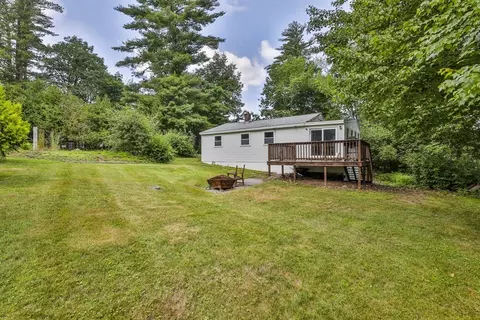Exterior - 4 Cross St, Windham, NH 03087 photo 2 of 10
