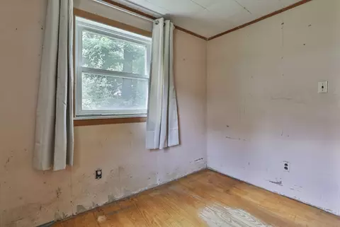 Bedroom - 4 Cross St, Windham, NH 03087 photo 2 of 5
