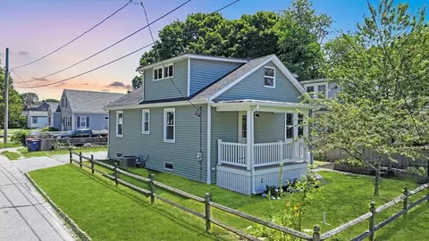 257 Green St, Fairhaven, MA 02719