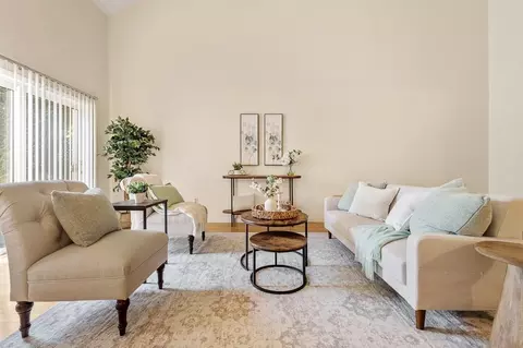 7 Ascot Ln #7, Uxbridge, MA 01569