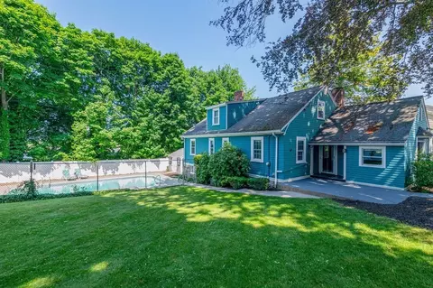 3 Grand View Ter, Quincy, MA 02170