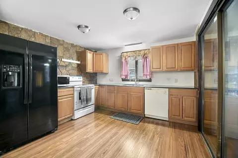 28 Burns Ave, Springfield, MA 01119 photo 13
