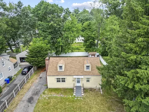 28 Burns Ave, Springfield, MA 01119 photo 3